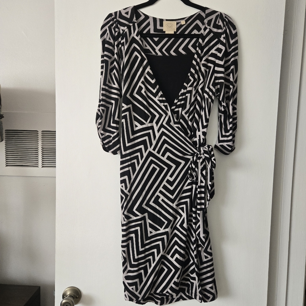NWOT Anthropologie Black and White Zig Zag Geometric Wrap Dress